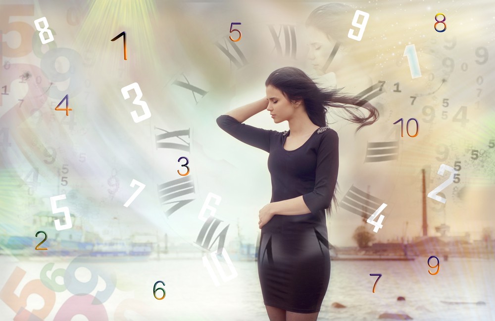 The Basics of Numerology: Foto: © Dzhulbee / shutterstock / #483994675